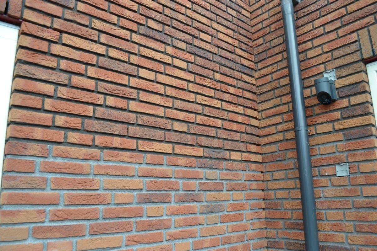 Waarom voegwerk soms in kleur verschilt na vernieuwing